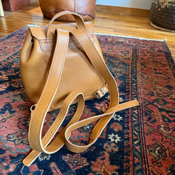 Portland Leather bucket backpack - never used! - Picture 3 of 4